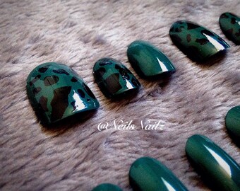 Green animal Print Nails, Medium Length Nails,Oval Nails,Full Cover Nails,Press On Nails,Hand painted Nails