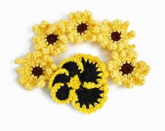 Crochet Flower Appliques Yellow Daisies Pansy Handmade , Large Sew On Flowers Craft Projects DIY Sewing