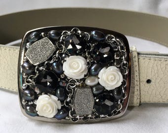 Romantic Rose Black, White and Grey Belt Buckle