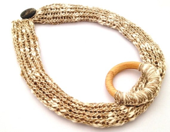 Knitted linen necklace