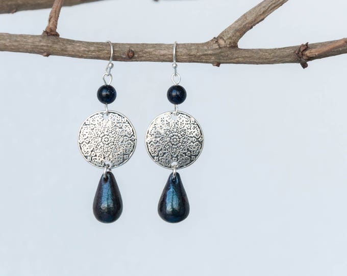 Blue goldstone earrings, Dark purple earrings, Iridescent earrings, Color changing earrings, Schillernde Ohrringe