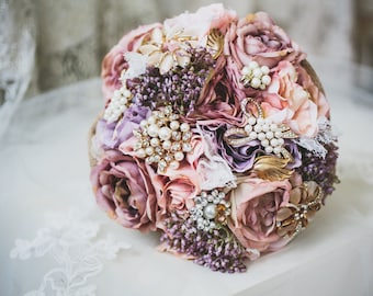 Dusty pink flowers, brooch bouquet, bridal bouquet, babies breath posy, throw bouquet, rustic flowers, pink flower bouquet, pearl bouquet