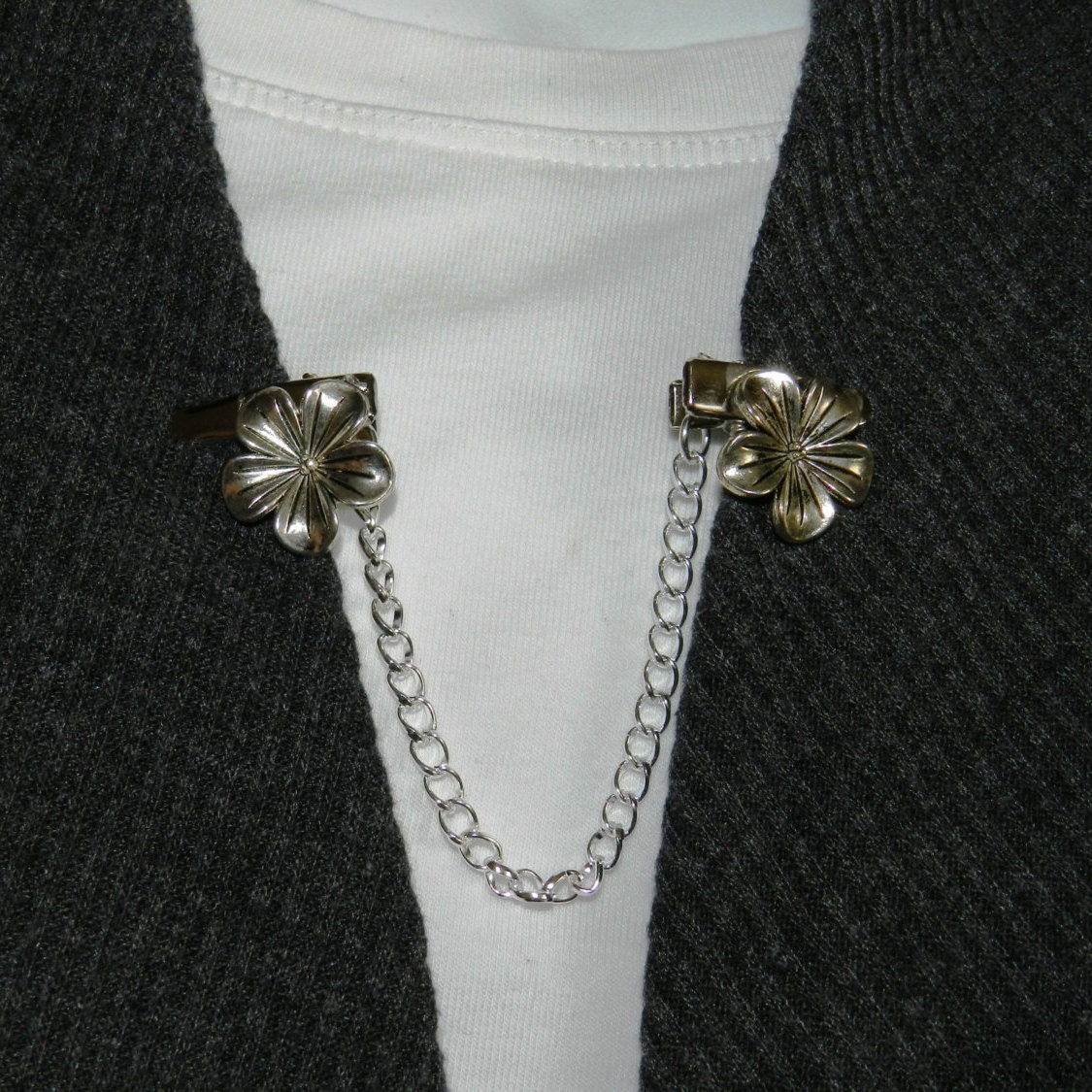 Cardigan clips Cardigan chain Cardigan pin Cardigan guard