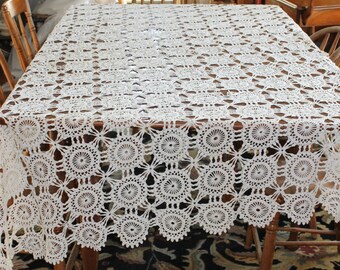Vintage Beautiful Hand Crocheted Cotton Tablecloth