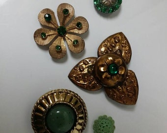 Vintage Magnet Set | 5 Green and Gold Magnets | Upcycled Jewelry | Costume Jewelry Vintage | Fridge Magnets | Custom Magnets