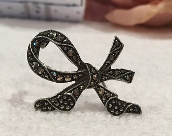 Delightful Vintage Art Deco 1940's Sterling Silver and MARCASITE Brooch/Pin-Beautiful BOW Design-Simple & Elegant-With lots of SPARKLES