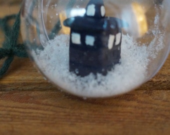 Tardis in a bowl: Dr. Who Christmas ball