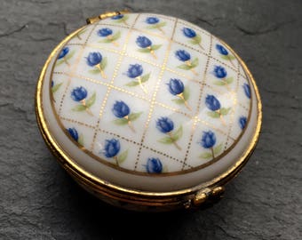 Vintage pill box, porcelain pill box, vintage trinket box, vintage porcelain pill box, fine china trinket box, vintage box, Del Prado box