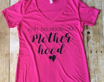 Mom life shirt // funny saying // momlife shirt // hashtag mom life // mom-life t-shirt // mom shirt // womans fashion