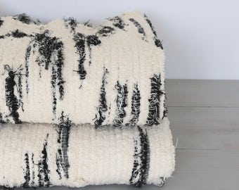 MEDIUM Woven Rag Rug, beige and black, Handwoven Carpet, Handwoven Rug, Throw Rug, Boho Rug, handmade in Portugal.