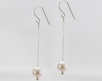 Silver earrings with freshwater pearls