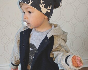 beanie pour garcon // bébé garcon // motif de chevreuil