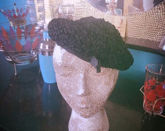 Vintage 1940s Hat black beret ribbon Swing Rockabilly Old Hollywood 40s 1950s 50s