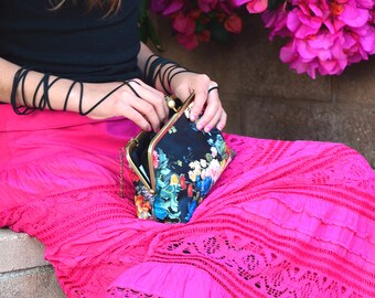 Clutch Floral Roses Faux Leather Purse Personalized Bridal Party Bags Customize Handbags Monogram Bridesmaid Gift Idea Kisslock Mother's Day