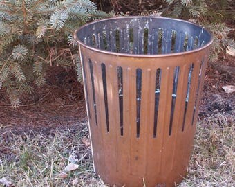 Vintage Erie Art Metal Art Dan Dee Waste Basket Trash Can