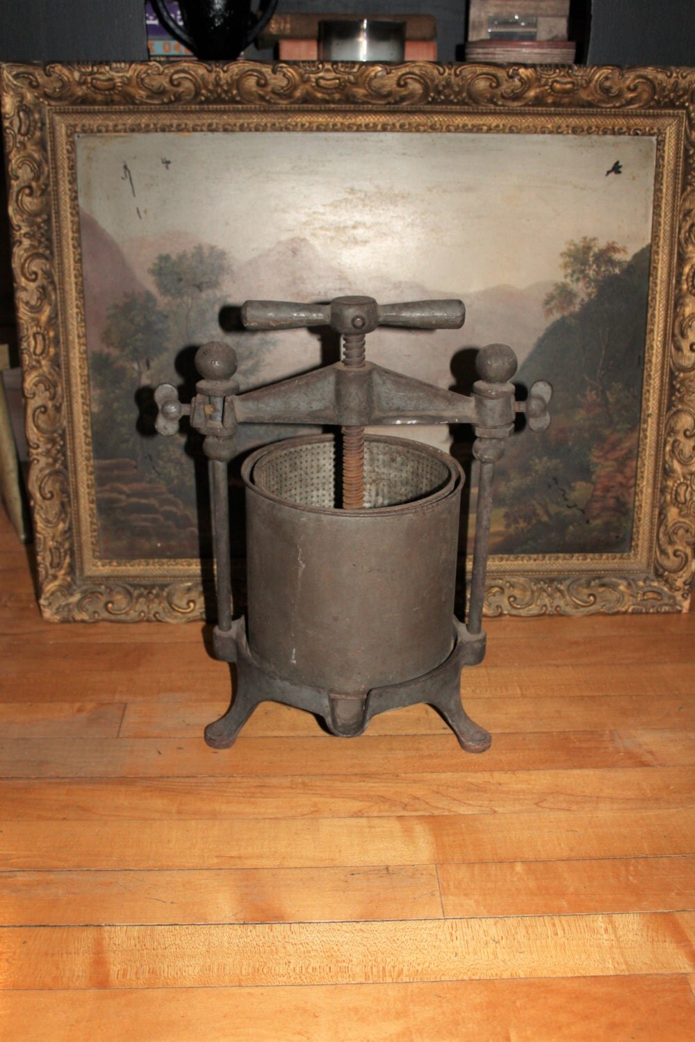 Antique 4 Quart Fruit Press Cast Iron Farmhouse Decor 2 Lard or Cider
