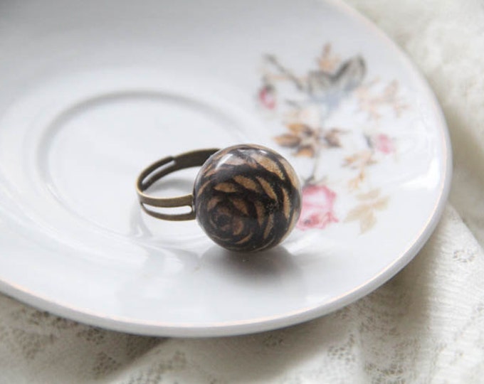 Cone Resin Ring, Sphere Resin Ring With Real Cone, Clear Transparent Ring, Unique Resin Jewelry, Christmas Winter Gift, Forest Jewelry Ring