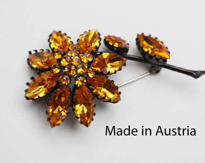 Flower Brooch - Yellow orange Rhinestone - Black Japaned setting - Signed Austria- Daisy Floral Pin