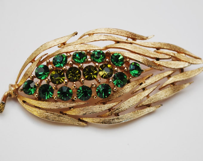 Lisner green Rhinestone Brooch - gold tone Flower leaf - Mid Century pin