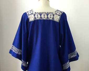 Vintage 1960s Folk Peasant Top - 60s Royal Blue Crochet Bohemian Blouse - Kimono Sleeve Top - Boho Hippie - One size - Small/Medium/Large -