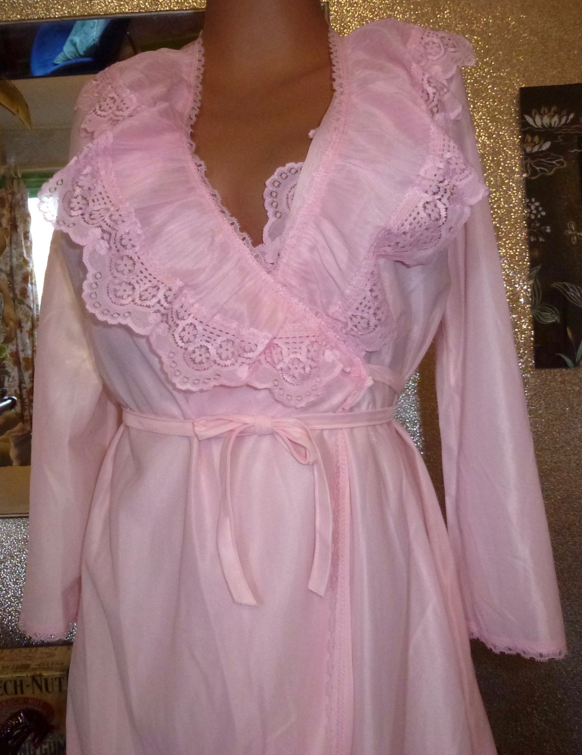 Vintage 70's peignoir negligee set in pink nylon pleated