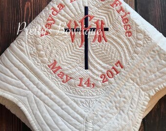 Monogrammed Baby Quilt -- Personalized Baby Quilt -- Cotton Throw Quilt -- Baptism Gift -- Baptism Quilt -- Christening Gift
