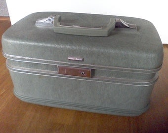 Train Case, light green, Airway, vintage luggage, DIY, makeup case