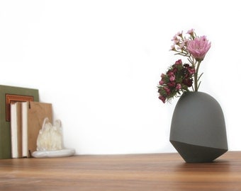 slip cast porcelain matte birdie vase