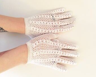 Vintage White Mesh Gloves Crochet Gloves Church Gloves Spring Gloves Summer Gloves Easter Gloves Womens Vintage Gloves Womens Gloves Size 6