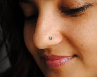 Rough Emerald Nose Pin. 14K Solid Gold Nose Stud. Natural Raw Green Emerald Nose Pin. Nostril Jewelry. May Birthstone Jewelry. 20g Earring
