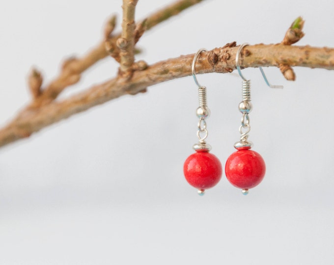 Small red earrings - Polymer clay / For girls and women / Free Worldwide Shipping