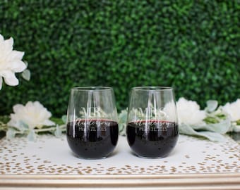 Personalized Stemless Wine Glasses - (Set of TWO) Custom Engraved Wine Glasses - Personalized Wedding Gift - Bridal Shower Gift - Engagement