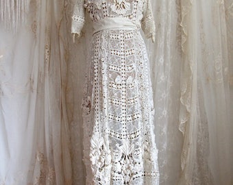 Dress from the Titanic / Authentic Antique Wedding Gown / Irish Crochet / Ivory / Hand Made / Bridal Gowns and Separates / Size M