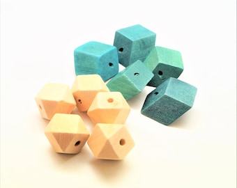 Set of 10 Wooden beads, painted green polygons diamonds 31 * 35 mm and natural polygons 20 mm