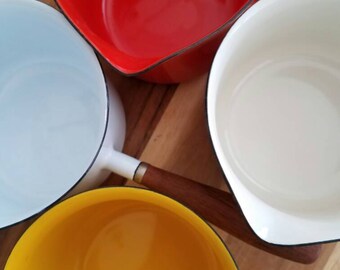 Vintage NEW Glossy Enamelware with Wooden Removable Handle 20 oz
