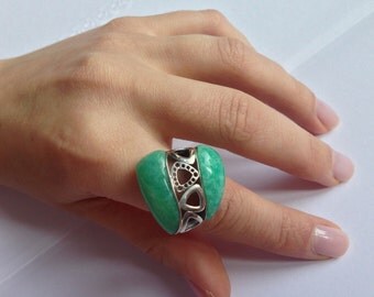 Beautiful Fancy Ring !!! Lovely Natural Apple Green Stone (Not sure what type of Stone this is) Sterling Silver