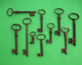 Keys//Antique Keys//Old Keys//Vintage Keys//Antique Skeleton Keys//Skeleton Keys//Antique French Keys//Found And Flogged