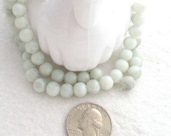 Strand of 8 mm Marble-look Glass Beads - White/Gray (1762)