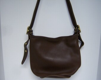 Vintage Coach Bag, Chocolate Brown, Shoulder Bag, #K5D 9953, Pre Owned, Used, Clean Condition, Adjustable Strap, Top Zipper, Brown Leather