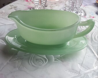 Light jade green Pyrex gravy boat and saucer retro dining
