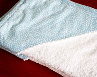 Hooded baby towel in organic bambou
