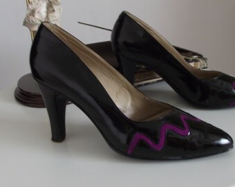 1980s peep toe heels/ black patent leather shoes/ vintage 80s leather heels