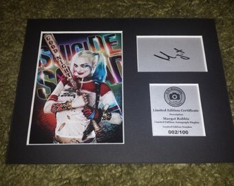 Margot Robbie - Harley Quinn - Suicide Squad - Signed Autograph Display - Fully Mounted and Ready To Be Framed V4