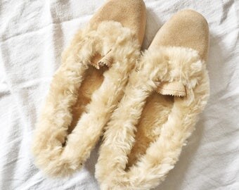 S A L E Vintage Women's Slippers // Size 7 // Made in Canada