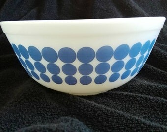 Vintage Pyrex Blue Dot #402 Mixing Bowl