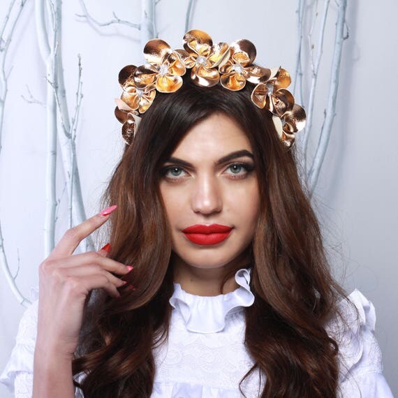 gold races headband