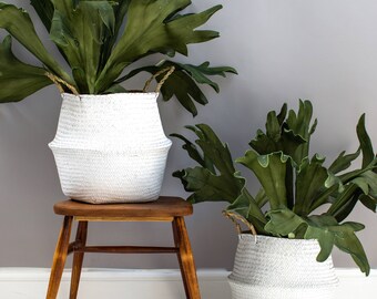 Hand painted seagrass basket in chalk white