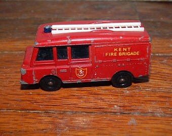 Vintage . Lesney . Matchbox Series No 57. Land Rover Fire Truck.