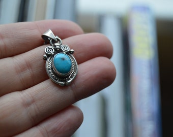 Vintage sterling silver Navajo turquoise necklace