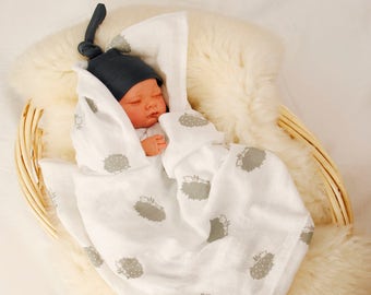 Hedgehog, Muslin swaddle blanket, Woodland wrap, receiving blanket, hedgehog newborn blanket, best new baby gift, hedgehog organic wrap